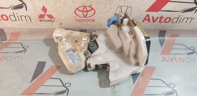 Замок задньої дверї, правої 82502AA210 NISSAN