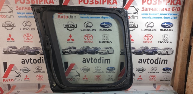Стукло багажника, праве 833008H301 NISSAN