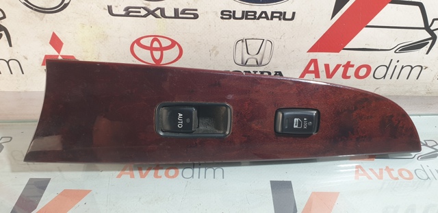 Кнопковий блок керування склопідіймачами передній правий 8403053020 TOYOTA