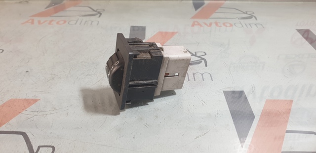 Кнопка коректора фар 8415260020 TOYOTA