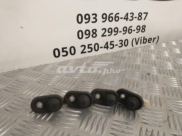 Кінцевий вимикач 8423153010 TOYOTA