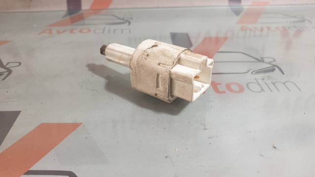 Датчик включення стопсигналу 8434019025 TOYOTA