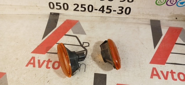 Повторювач повороту на крилі 84401KC000 SUBARU
