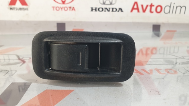 Кнопки заднього склопідіймача 8481005040C0 TOYOTA