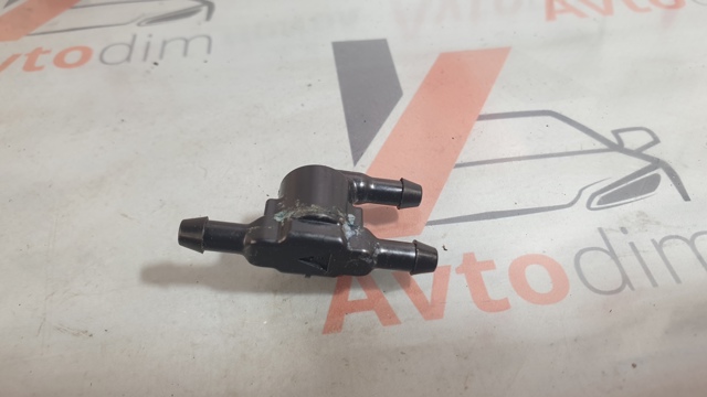 Трійник системи склоомивача 8532128020 TOYOTA