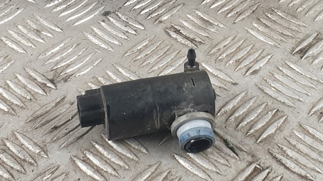 Двигун бачка омивача 8533002040 TOYOTA