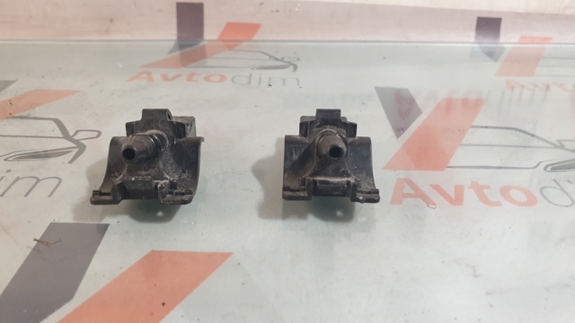 Форсунка омивача лобового скла 8538112400 TOYOTA