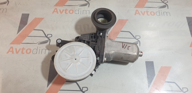 Двигун склопідіймача двері передньої, правої 8571035180 TOYOTA