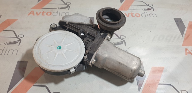 Двигун склопідіймача двері передньої, правої 8571042120 TOYOTA