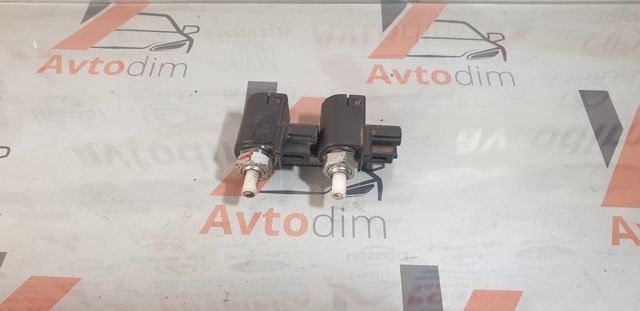 Датчик включення зчеплення 8606A002 MITSUBISHI