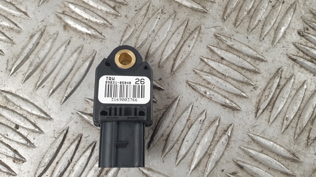Датчик Ейрбег передній 8983105040 TOYOTA