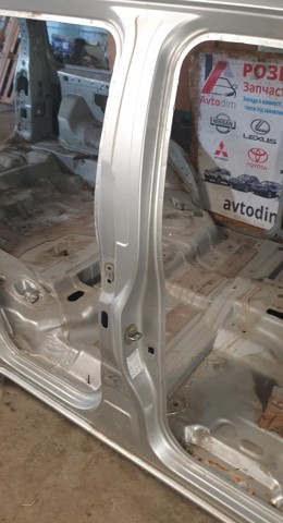 Отвір передніх правих дверей G6022EB330 NISSAN