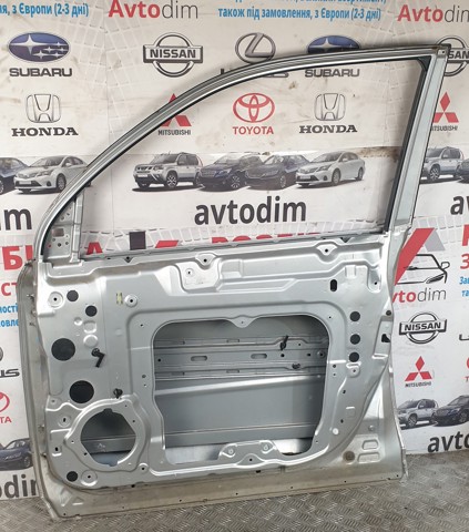 Дверка передня права H0100JG4MM NISSAN