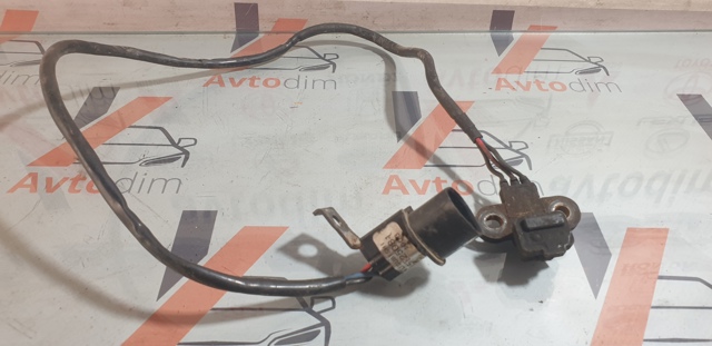 Датчик положення (оборотів) коленвалу J5T25081 MITSUBISHI