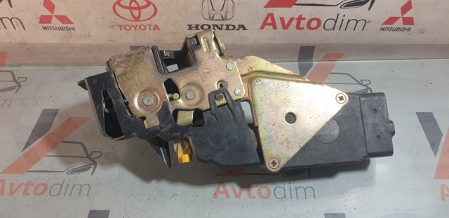 Замок передніх пасажирських дверей M852061 MITSUBISHI