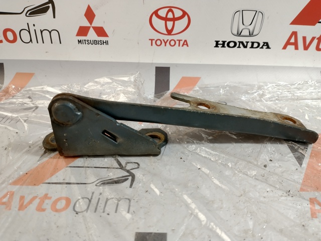 Петля капота, права MB866526 MITSUBISHI