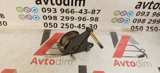 Ролик натягувач MD050135 MITSUBISHI