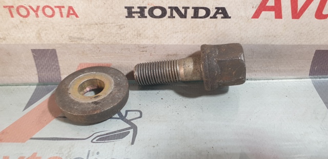 Болт колінвалу MD095201 MITSUBISHI