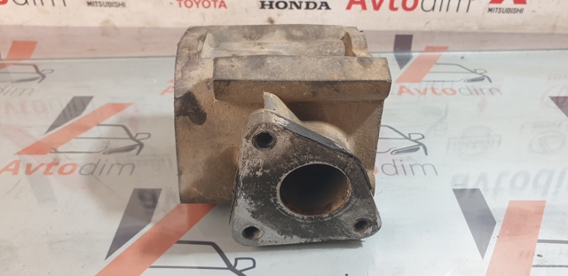 Корпус термостата MD307132 MITSUBISHI
