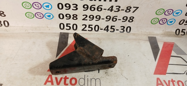 Кронштейн подушки (опори) двигуна, правої MD310726 MITSUBISHI