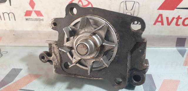 Насос охолодження MD313301 MITSUBISHI