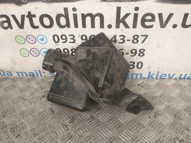 Повітрозабірник повітряного фільтра MN110585 MITSUBISHI