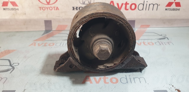 Подушка (опора) двигуна, задня MR102114 MITSUBISHI
