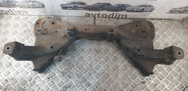 Передня балка MR102411 MITSUBISHI