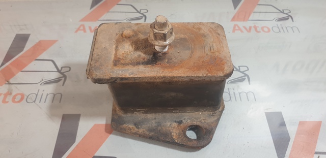 Подушка (опора) двигуна, ліва/права MR210867 MITSUBISHI