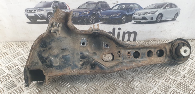 Важіль/тяга задньої підвіски подовжній нижній, лівий MR244923 MITSUBISHI