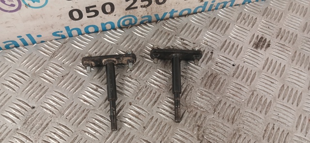 Стійка стабілізатора, переднього MR267643 MITSUBISHI