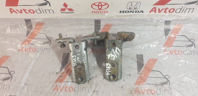 Петля задніх правих дверей MR302270 MITSUBISHI