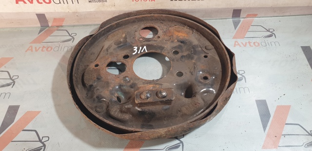 Колодки гальмові задні, барабанні MR307758 MITSUBISHI