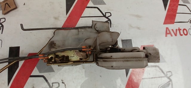 Замок водійських дверей MR313417 MITSUBISHI