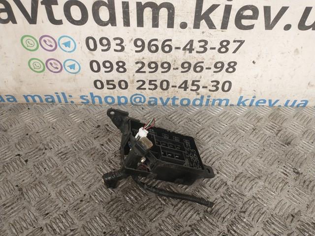 Коробка запобіжників MR372167 MITSUBISHI