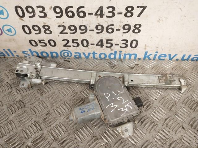Двигун стеклопод'емника двері задньої, правої MR436870 MITSUBISHI