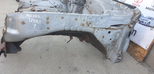 Чверть передня ліва MR496545 MITSUBISHI