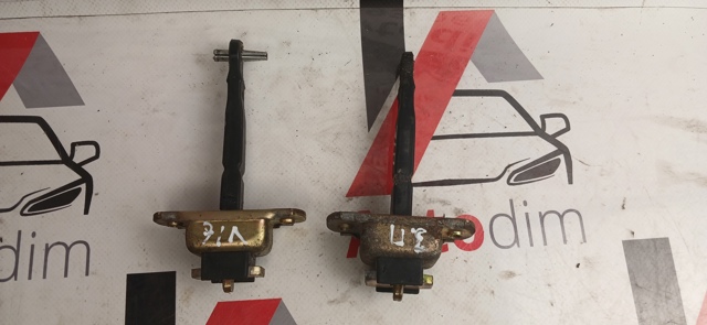 Обмежувач відкриття дверей, задній MR503536 MITSUBISHI