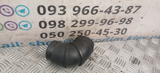 Патрубок повітряний, вихід повітряного фільтра MR571058 MITSUBISHI