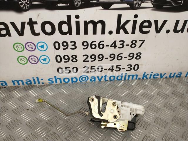 Замок водійських дверей MR573707 MITSUBISHI