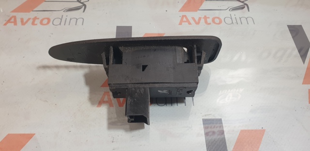 Кнопки переднього правого склопід'ємника MR792851 MITSUBISHI