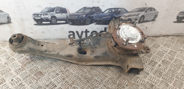Цапфа - поворотний кулак задній, лівий MR915065 MITSUBISHI