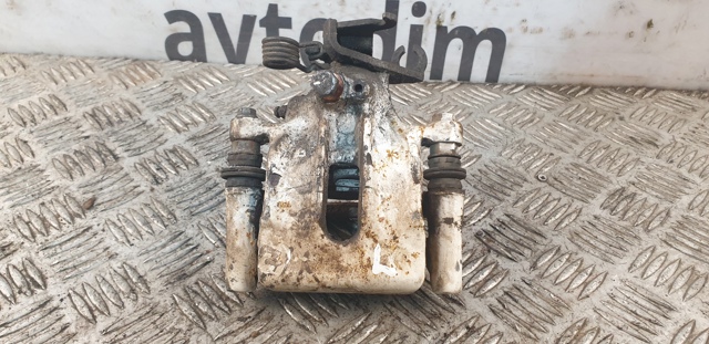 Задній гальмівний супорт лівий MR955245 MITSUBISHI