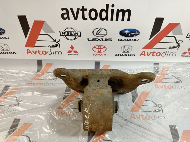 Ліва подушка двигуна MR961709 MITSUBISHI
