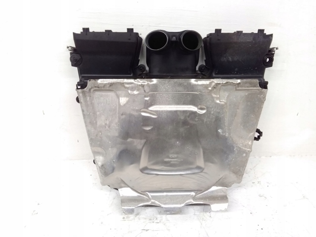 Корпус повітряного фільтра 4M0133835F PORSCHE