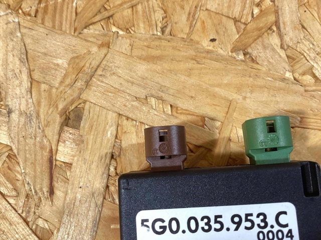 USB-розгалужувач 5G0035953C PORSCHE