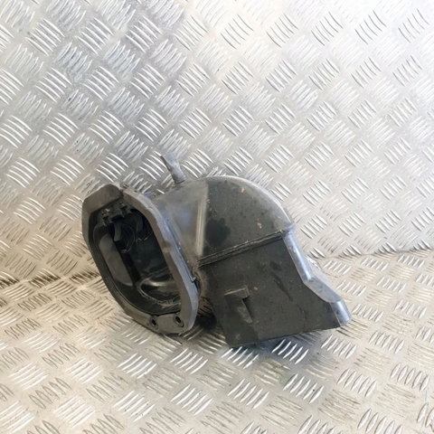 Повітроприймач 7L0819049 VAG