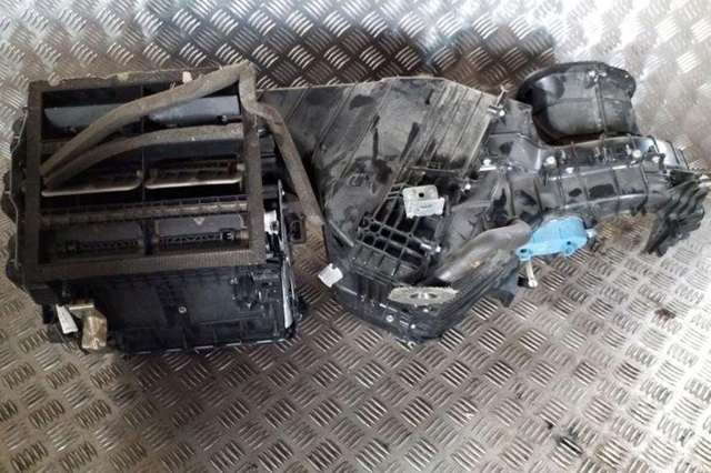 Корпус радіатора кондиціонера (салонний випарник) 7L0820095 VAG