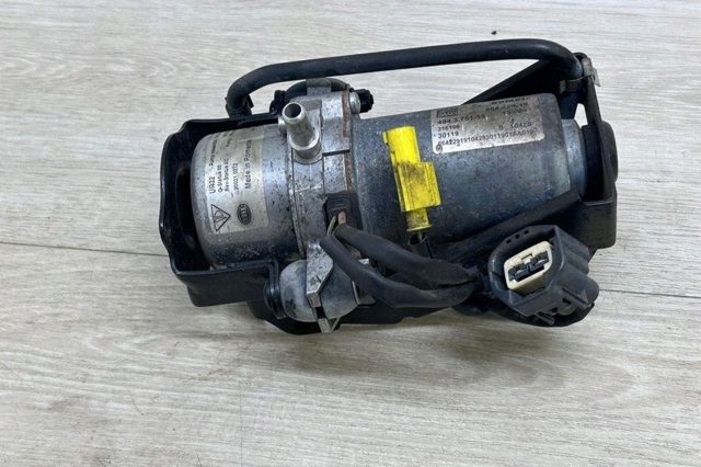 Насос вакуумний 7P0614215B PORSCHE