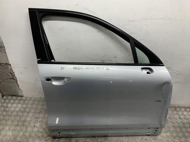 Пасажирські передні двері 7P0831312B PORSCHE